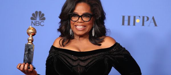 75th Golden Globe Awards – Photo Room – Beverly Hills, California, U.S., 07/01/2018 – Oprah Winfrey poses backstage with her Cecil B. DeMille Award 75th Golden Globe Awards – Photo Room – Beverly Hills, California, U.S., 07/01/2018 – Oprah Winfrey poses backstage with her Cecil B. DeMille Award - Sputnik International