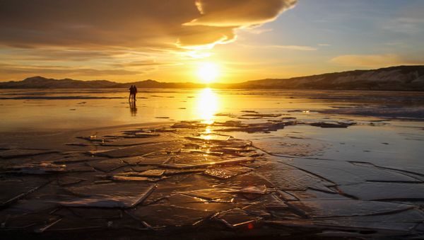 Baikal in Winter: Pure Beauty of a Frozen Lake - Sputnik International