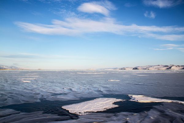 Baikal in Winter: Pure Beauty of a Frozen Lake - Sputnik International