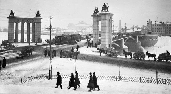 Through the Ages: The Sights of Moscow a Century Ago and Today Through the Ages: The Sights of Moscow a Century Ago and Today - Sputnik International