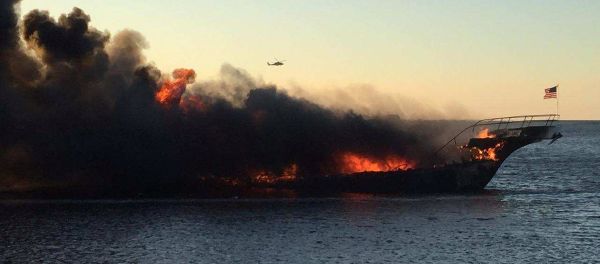 A fire breaks out on a SunCruz casino boat at Port Richey, Florida - Sputnik International