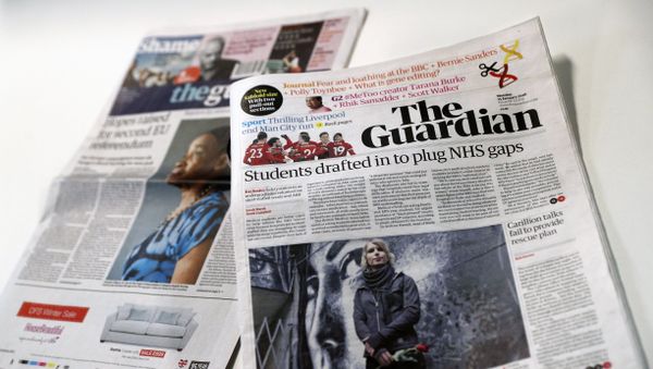 The new look tabloid Guardian is on show next to the old broadsheet version of the national newspaper on January 15, 2018 - Sputnik International