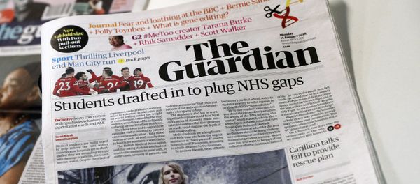 The new look tabloid Guardian is on show next to the old broadsheet version of the national newspaper on January 15, 2018 - Sputnik International
