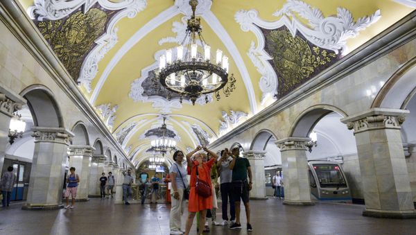 Moscow Metro: Architectural Extravagance Hidden Underground - Sputnik International
