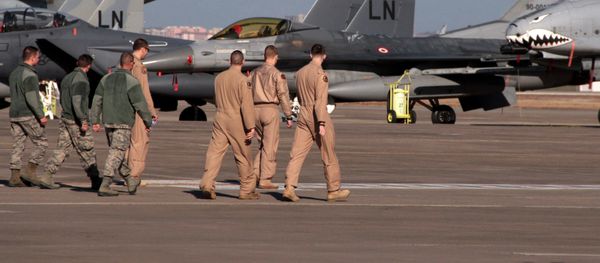 US Air Force airmen approach fighter jets at Incirlik Air Base near Adana, Turkey (File) US Air Force airmen approach fighter jets at Incirlik Air Base near Adana, Turkey (File) - Sputnik International