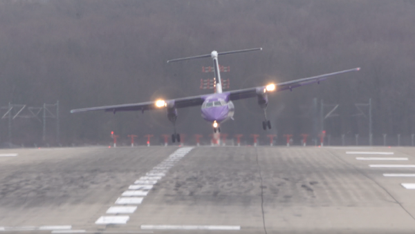 Turboprop Planes Combat Friederike’s Extreme Winds at Düsseldorf Airport - Sputnik International
