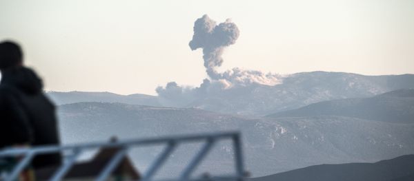 Smoke billows on the Syrian side of the border at Hassa near Hatay, southern Turkey on January 20, 2018 as Turkish jet fighters hit the People's Protection Units (YPG) positions - Sputnik International