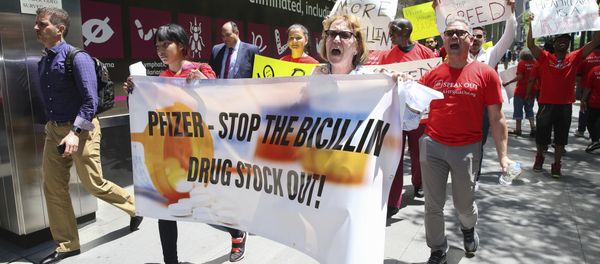 Protestors march during the Pfizer Stop the Bicillin Drug Shortage demonstration outside of Pfizer headquarters on Thursday May 18, 2017 in New York. Protestors march during the Pfizer Stop the Bicillin Drug Shortage demonstration outside of Pfizer headquarters on Thursday May 18, 2017 in New York. - Sputnik International