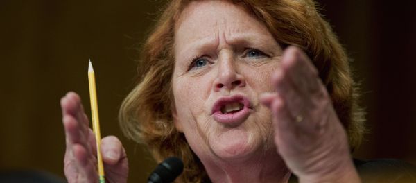 US Senator Heidi Heitkamp (D-ND) US Senator Heidi Heitkamp (D-ND) - Sputnik International