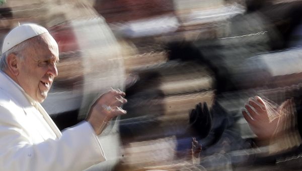 Pope Francis arrives for his weekly general audience, in St. Peter's Square, at the Vatican, Wednesday, Jan. 24, 2018. - Sputnik International