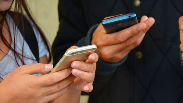 Phones Phones - Sputnik International