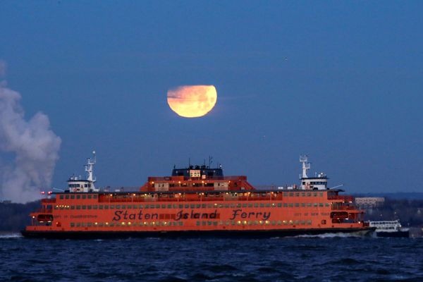 Super Blue Blood Moon Lunar Eclipse Seen Over the World - Sputnik International