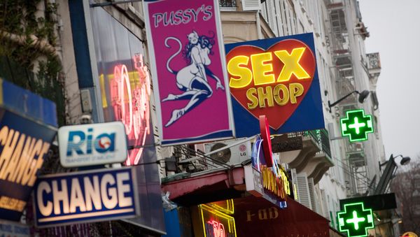Sex shops at the Paris district of Pigalle (File) - Sputnik International