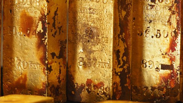 A few of the 45 historic Gold Rush-era ingots recovered from the SS Central America in 2014 - Sputnik International