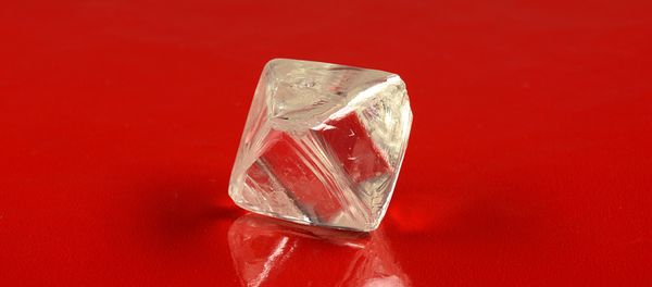 One of the two large diamonds found at the Yubileynaya mine in Yakutia. One of the two large diamonds found at the Yubileynaya mine in Yakutia. - Sputnik International