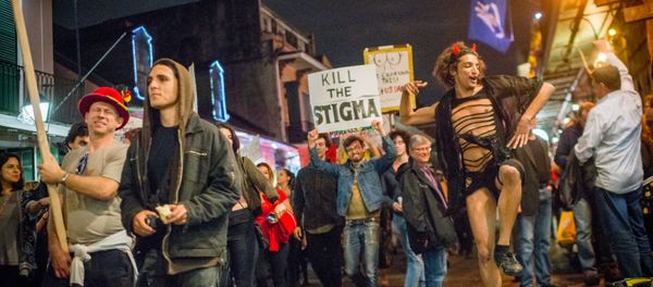 Strip club dancers, workers, and supporters march in in New Orleans on February 1, 2018, to protest the recent police raids that cited and closed several strip clubs on Bourbon Street - Sputnik International