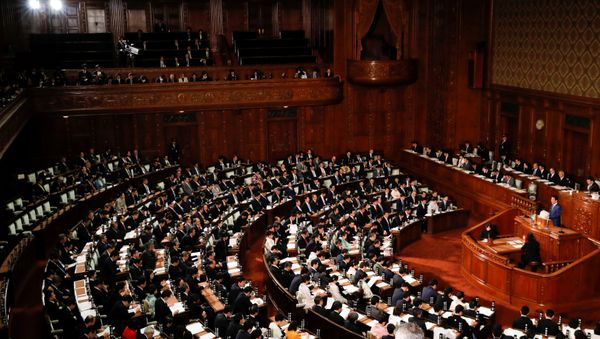 Japan's Prime Minister Shinzo Abe makes a speech at an opening of a new session of parliament in Tokyo, Japan January 22, 2018 - Sputnik International
