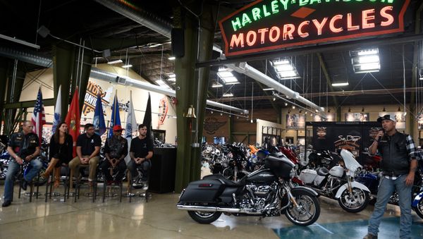 US soldier honored with a new Harley-Davidson motorcycle - Sputnik International