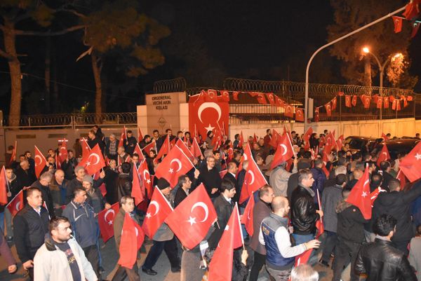 Protests in Izmir, Turkey - Sputnik International