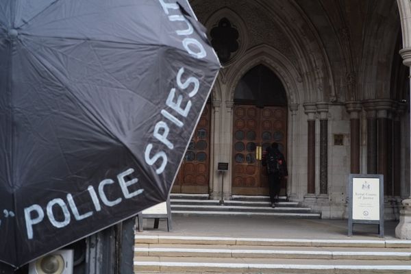 Inquiry Participant Enters Royal Court of Justice, London  - Sputnik International