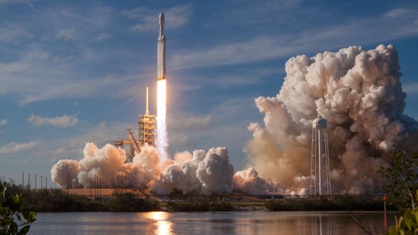 A SpaceX Falcon Heavy rocket lifts off from historic launch pad 39-A at the Kennedy Space Center in Cape Canaveral, Florida, U.S., February 6, 2018 A SpaceX Falcon Heavy rocket lifts off from historic launch pad 39-A at the Kennedy Space Center in Cape Canaveral, Florida, U.S., February 6, 2018 - Sputnik International