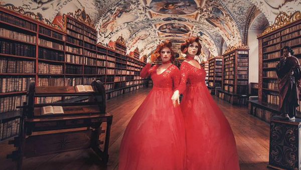 Lady Busty & Miss Shameless - Sputnik International