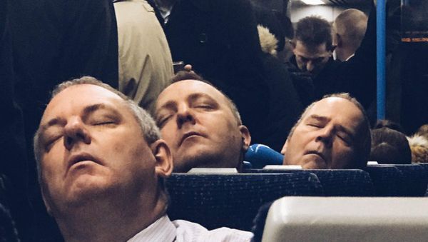 Sleeping men - Sputnik International
