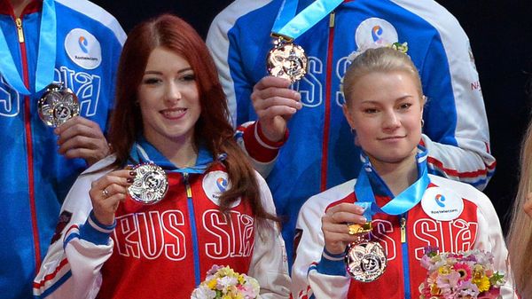 Yevgeniya Tarasova (right) and Yekaterina Bobrova during the award ceremony at the 2017 World Team Trophy in Figure Skating in Tokyo. (File) Yevgeniya Tarasova (right) and Yekaterina Bobrova during the award ceremony at the 2017 World Team Trophy in Figure Skating in Tokyo. (File) - Sputnik International