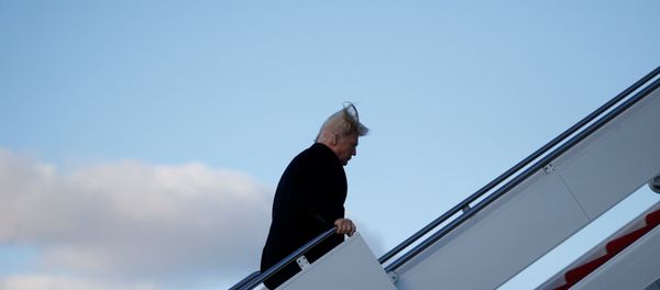 President Donald Trump arrives to board Air Force One for travel to Palm Beach from Joint Base Andrews, Maryland, U.S., February 2, 2018. - Sputnik International