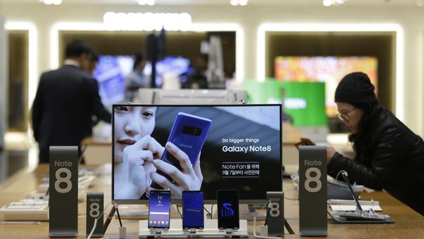 Samsung Electronics' Galaxy Note 8 are displayed at its shop in Seoul, South Korea, Tuesday, Oct. 31, 2017 - Sputnik International