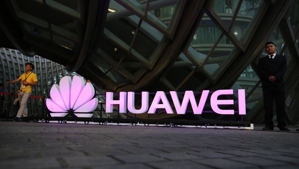 Logo for Huawei at a launch event for the Huawei MateBook in Beijing Logo for Huawei at a launch event for the Huawei MateBook in Beijing - Sputnik International