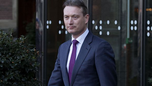 Dutch Minister of Foreign Affairs Halbe Zijlstra leaves the Dutch parliament Tweede Kamer after he announced his resignation in The Hague Dutch Minister of Foreign Affairs Halbe Zijlstra leaves the Dutch parliament Tweede Kamer after he announced his resignation in The Hague - Sputnik International