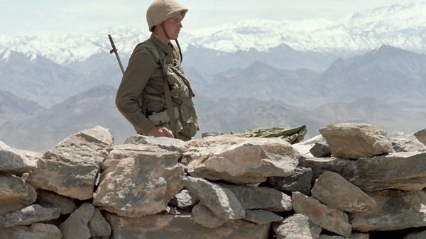 A Soviet soldier-internationalist guards the Afghan roads - Sputnik International