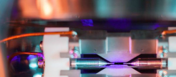 Single Atom in Ion Trap - Sputnik International