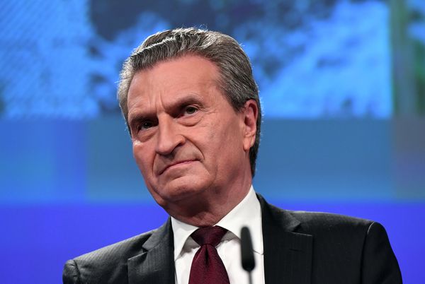 EU Commissioner Gunther Oettinger attends a press conference at the European Commission in Brussels on February 14, 2018 - Sputnik International