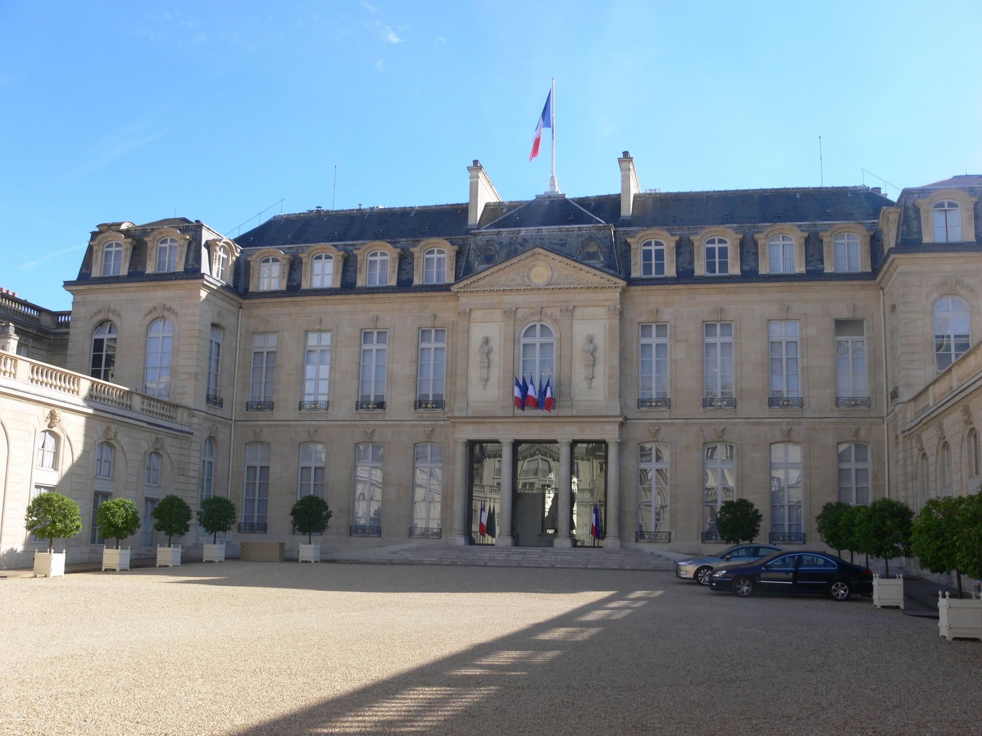 Man With Molotov Cocktail Detained for Attempting to Break Into Macron's Residence, Reports Say - Sputnik International, 1920, 02.04.2021