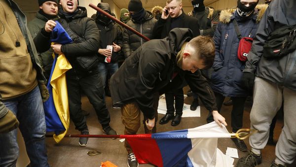 Activists and supporters of Ukrainian nationalist parties and movements hold a protest at the office of the Russian Centre of Science and Culture in Kiev, Ukraine February 17, 2018 Activists and supporters of Ukrainian nationalist parties and movements hold a protest at the office of the Russian Centre of Science and Culture in Kiev, Ukraine February 17, 2018 - Sputnik International