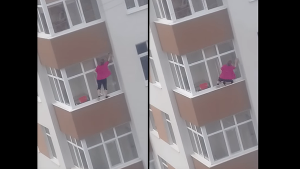 Don’t Look Down: Moldovan Window Washer’s Deadly Dedication - Sputnik International