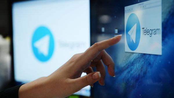 Telegram messenger service on a monitor screen - Sputnik International