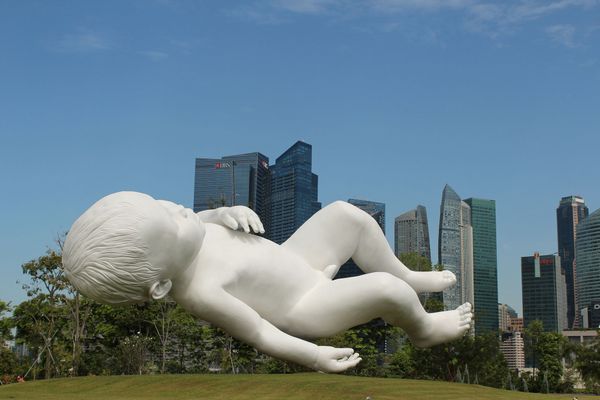 Up, Up and Away: Sculptures That Defy Gravity Around the World - Sputnik International