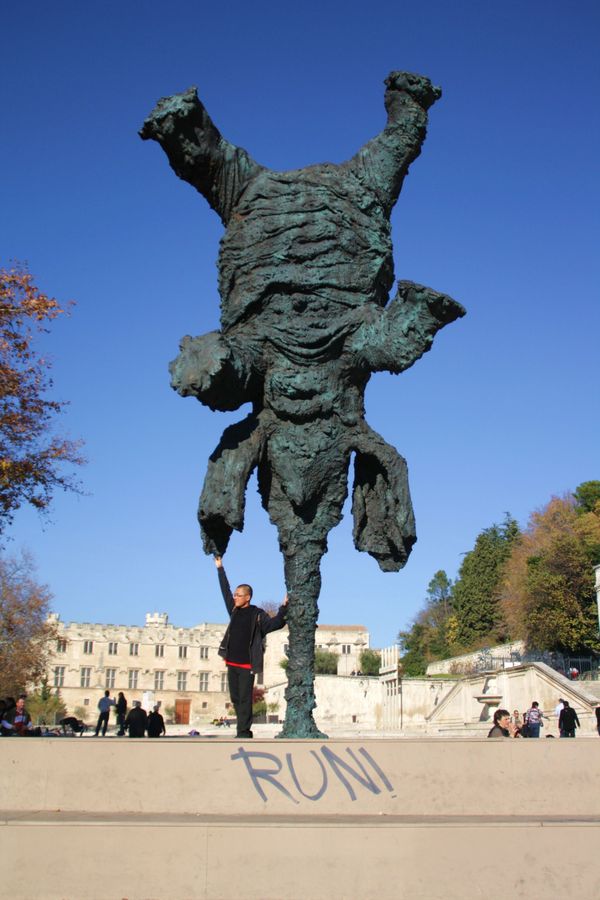 Up, Up and Away: Sculptures That Defy Gravity Around the World - Sputnik International