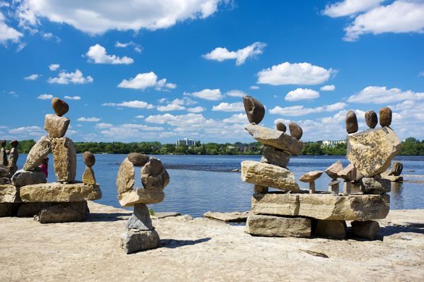Up, Up and Away: Sculptures That Defy Gravity Around the World - Sputnik International