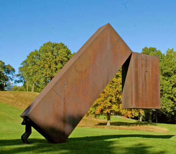 Up, Up and Away: Sculptures That Defy Gravity Around the World - Sputnik International