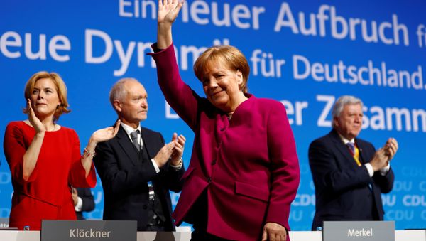 German Chancellor Angela Merkel receives applause after addressing a Christian Democratic Union (CDU) party congress in Berlin, Germany, February 26, 2018 - Sputnik International