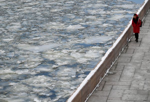 A passer-by on the Moskvoretskaya embankment. - Sputnik International
