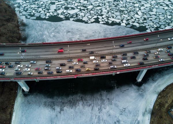Ice on the Moskva River under the Zhivopisny bridge. - Sputnik International
