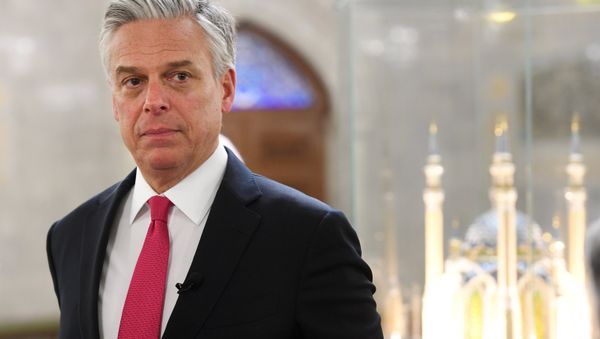 US Ambassador to Russia Jon Huntsman is in the Qol Sharif Mosque during a tour of the Kazan Kremlin - Sputnik International