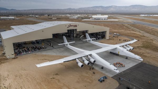 Stratolaunch - Sputnik International