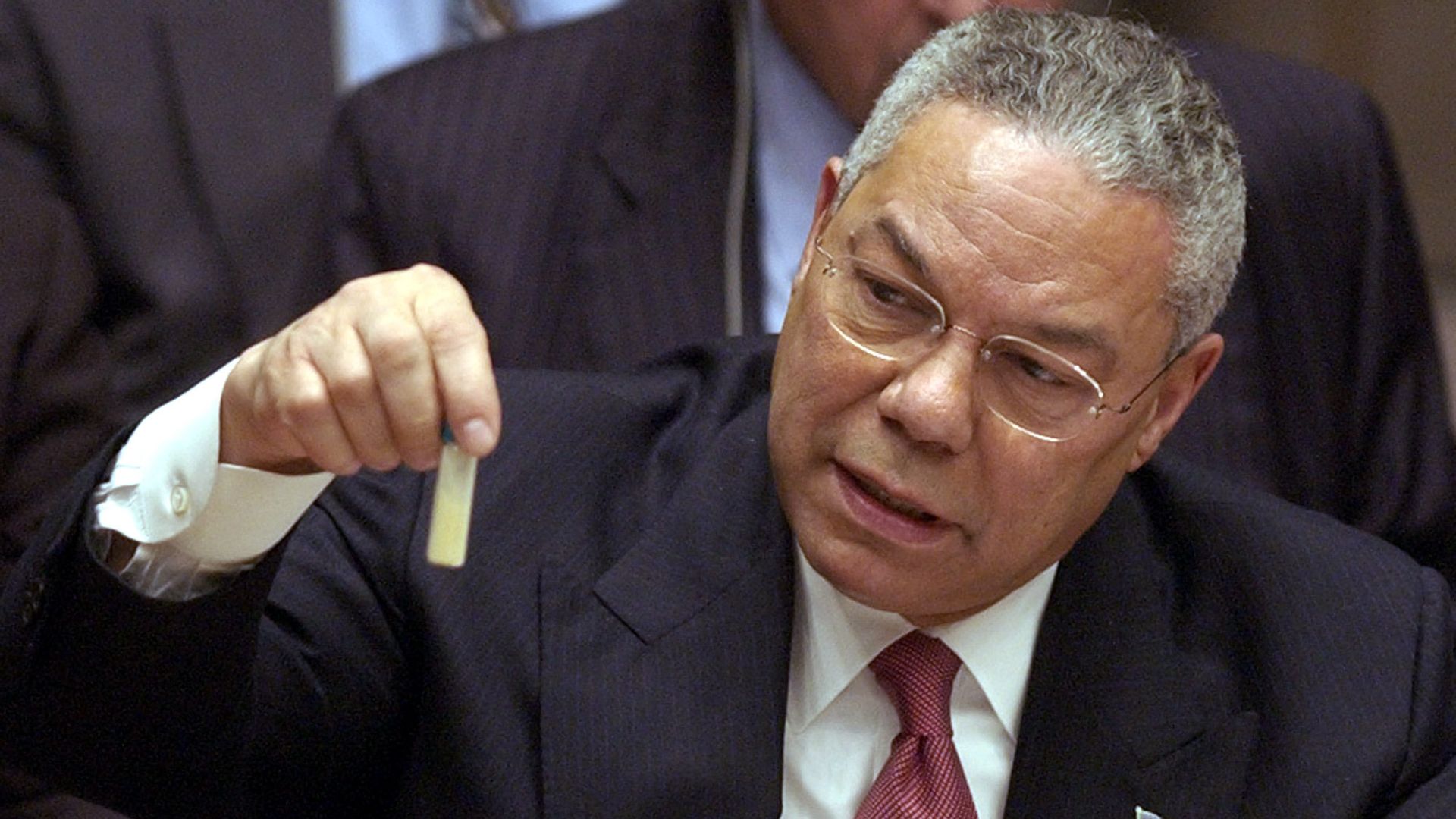 U.S. Secretary of State Colin Powell holds up a vial that he said could contain anthrax as he presents evidence of Iraq's alleged weapons programs to the United Nations Security Council. (File) U.S. Secretary of State Colin Powell holds up a vial that he said could contain anthrax as he presents evidence of Iraq's alleged weapons programs to the United Nations Security Council. (File) - Sputnik International, 1920, 05.02.2023