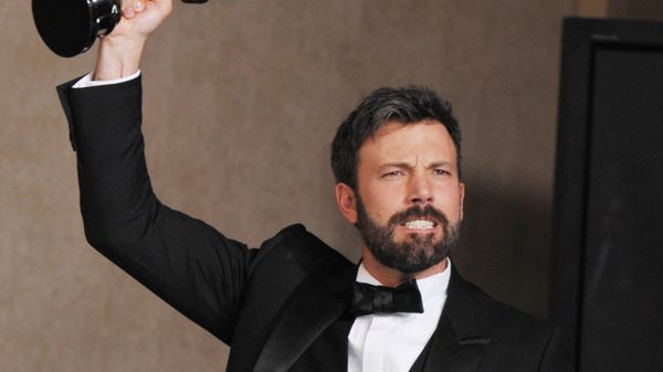 Ben Affleck poses with his award for best picture for Argo during at the Oscars at the Dolby Theatre on Sunday Feb. 24, 2013, in Los Angeles. - Sputnik International